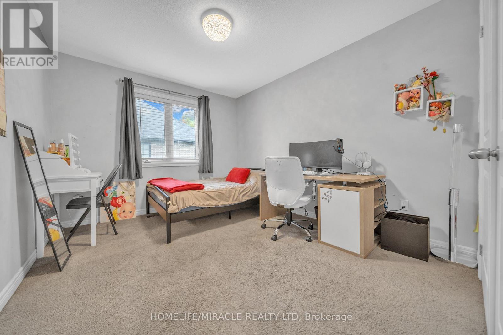 79 Elmbank Trail, Kitchener, Ontario  N2R 0H1 - Photo 29 - X12474053