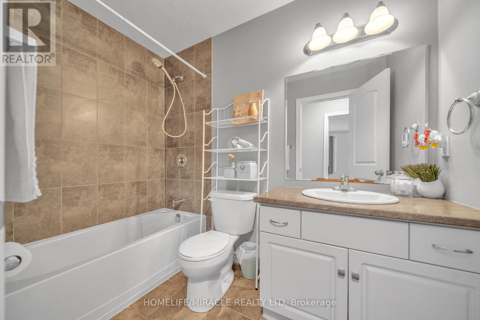 79 Elmbank Trail, Kitchener, Ontario  N2R 0H1 - Photo 31 - X12474053