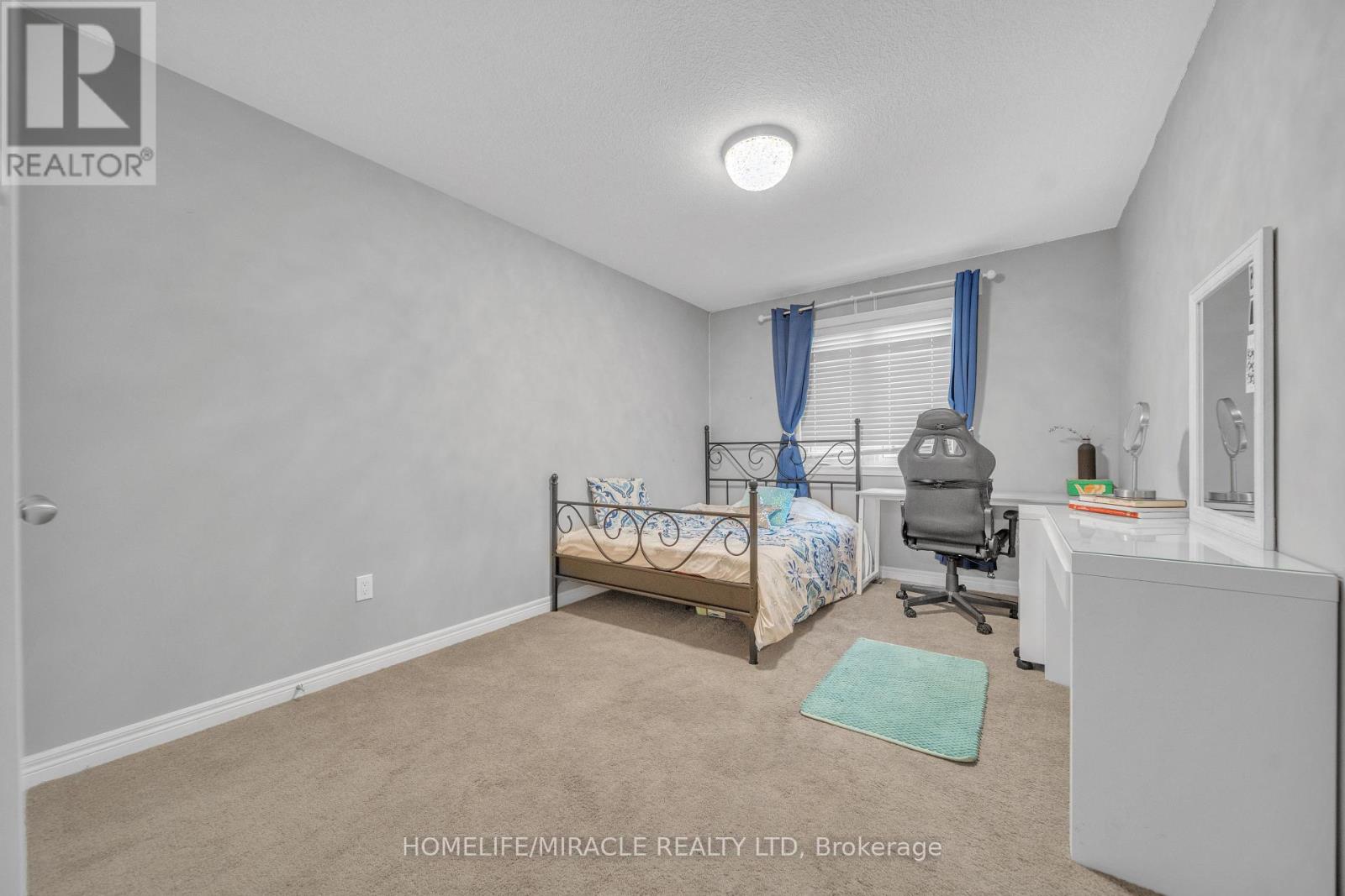79 Elmbank Trail, Kitchener, Ontario  N2R 0H1 - Photo 32 - X12474053