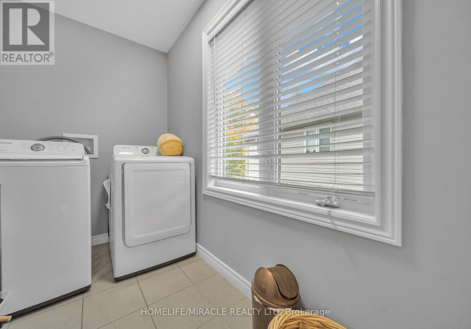 79 Elmbank Trail, Kitchener, Ontario  N2R 0H1 - Photo 36 - X12474053