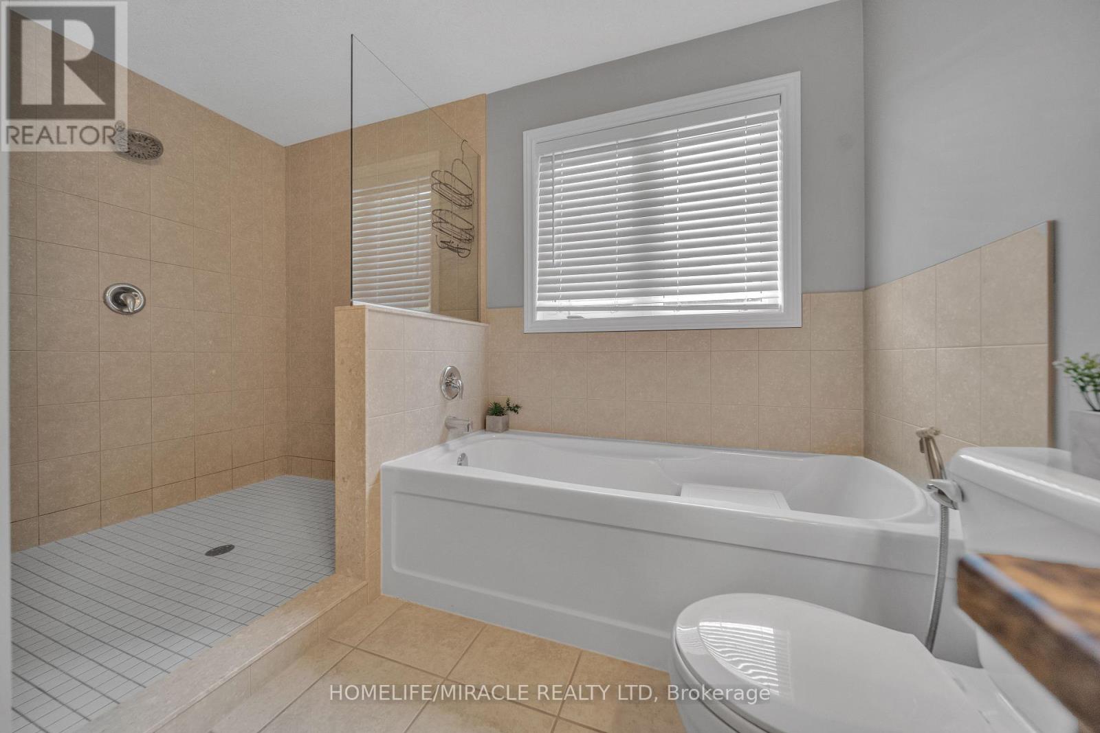 79 Elmbank Trail, Kitchener, Ontario  N2R 0H1 - Photo 39 - X12474053