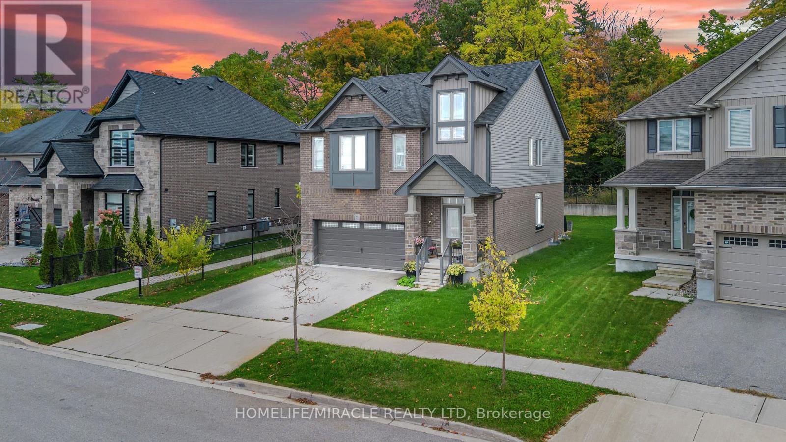 79 Elmbank Trail, Kitchener, Ontario  N2R 0H1 - Photo 4 - X12474053