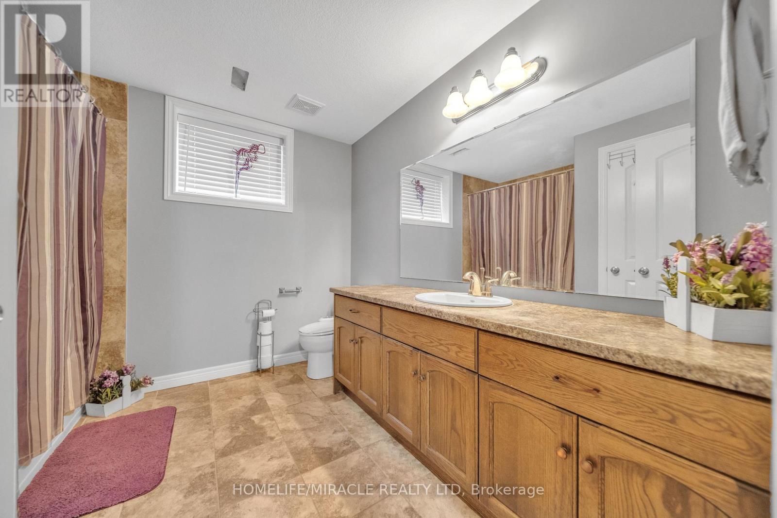 79 Elmbank Trail, Kitchener, Ontario  N2R 0H1 - Photo 40 - X12474053