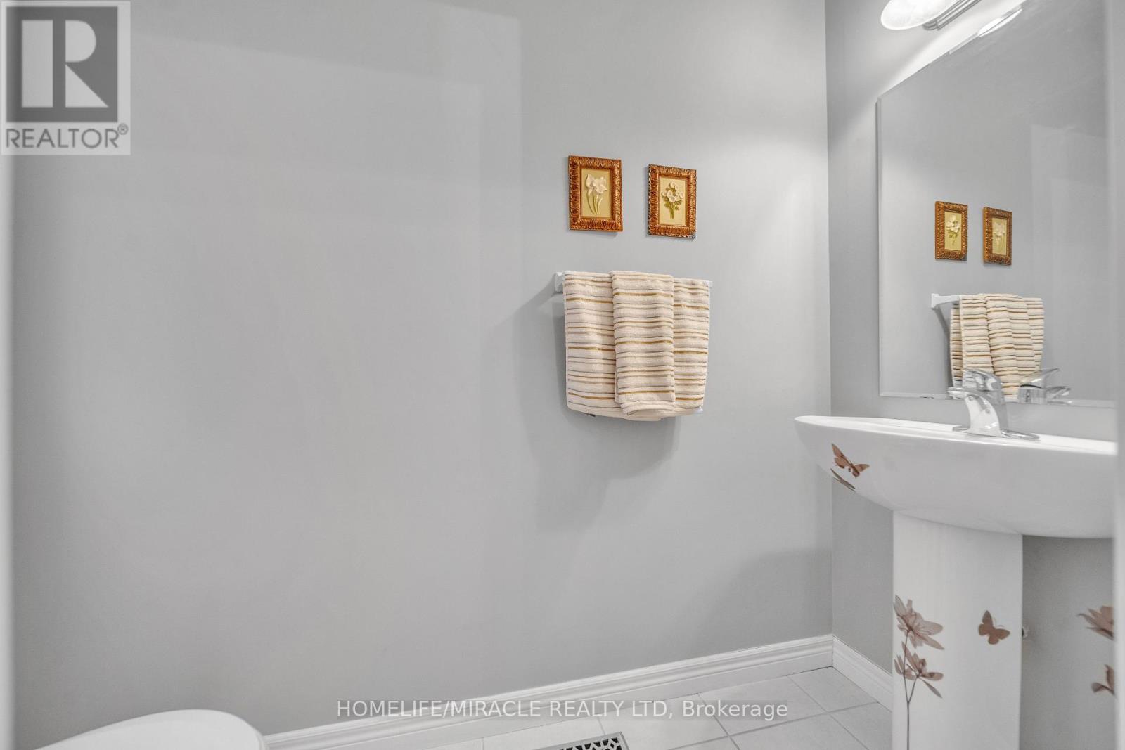 79 Elmbank Trail, Kitchener, Ontario  N2R 0H1 - Photo 41 - X12474053