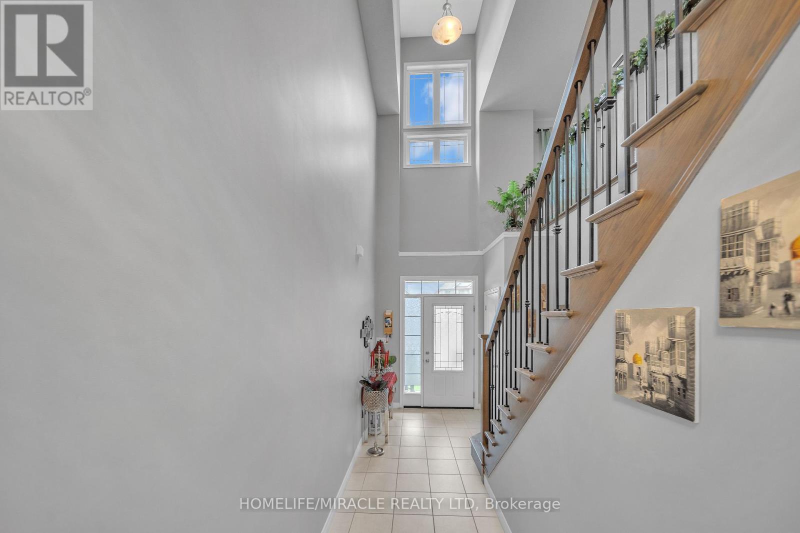 79 Elmbank Trail, Kitchener, Ontario  N2R 0H1 - Photo 6 - X12474053