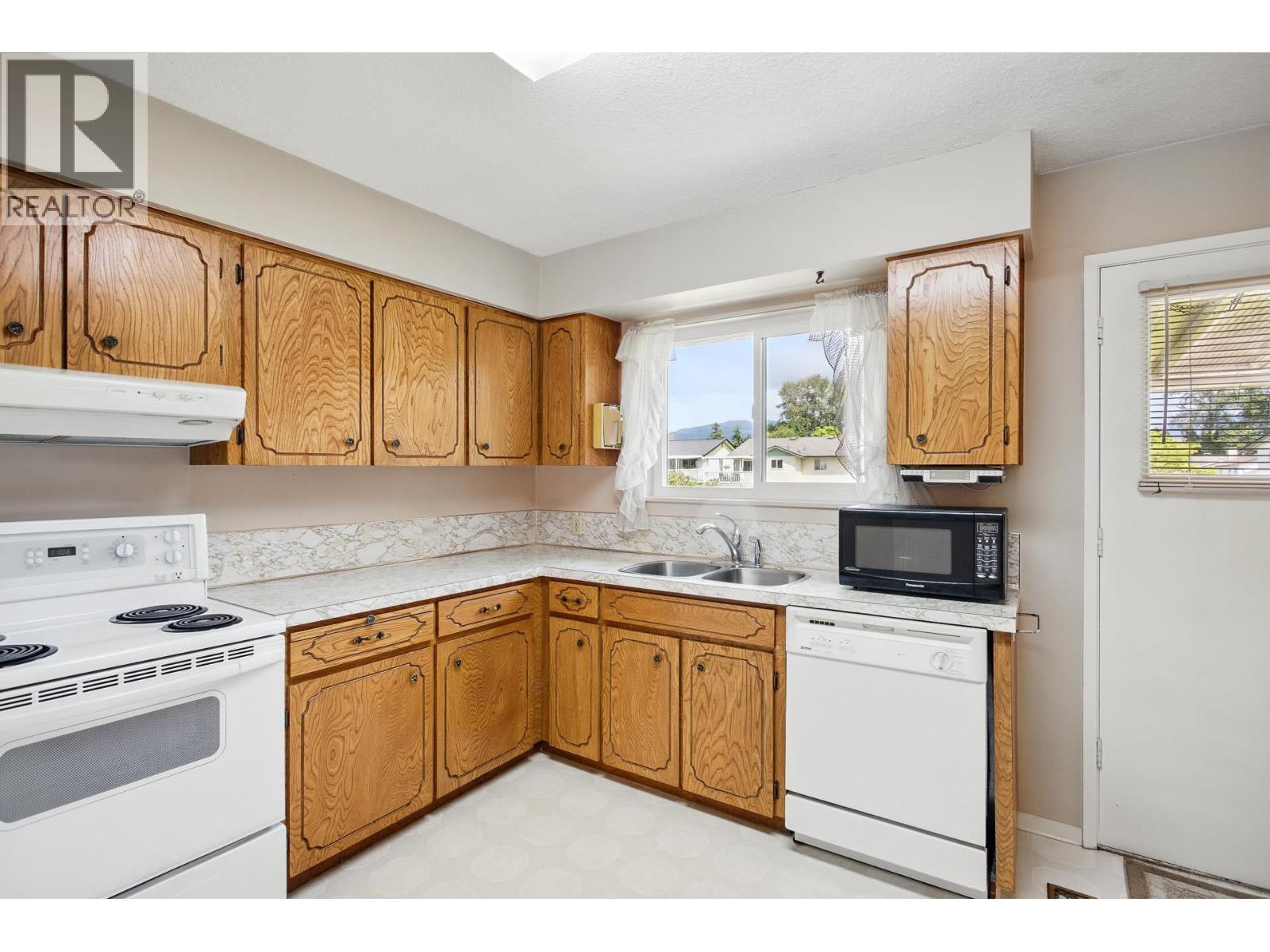 1741 Langan Avenue, Port Coquitlam, British Columbia  V3C 1K8 - Photo 12 - R3060440