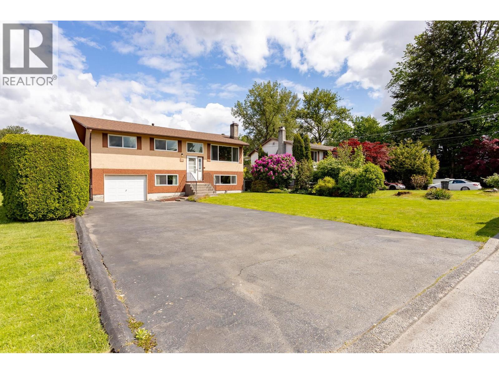 1741 Langan Avenue, Port Coquitlam, British Columbia  V3C 1K8 - Photo 3 - R3060440