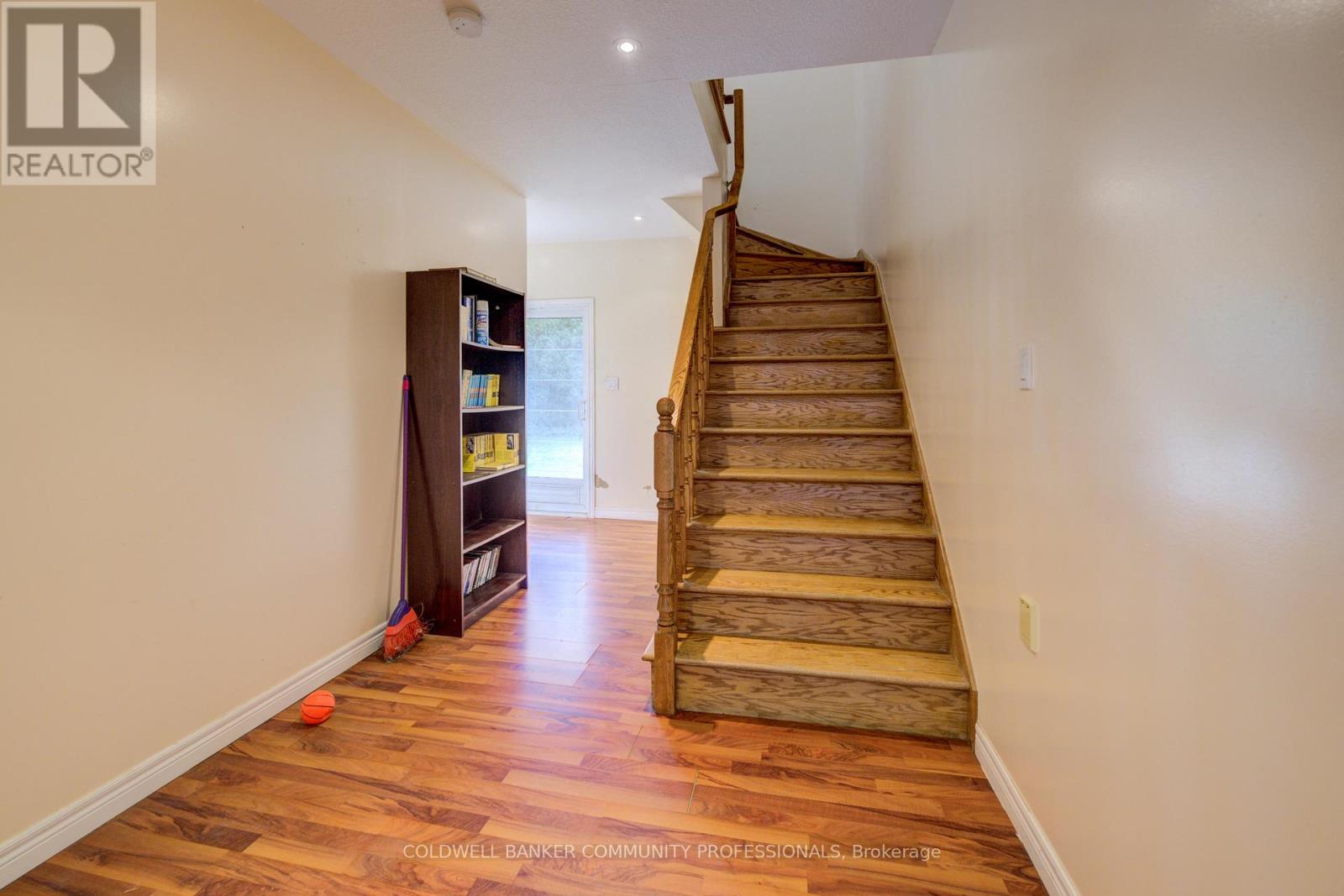 7 Robinson Street S, Grimsby, Ontario  L3M 3C5 - Photo 18 - X12462874