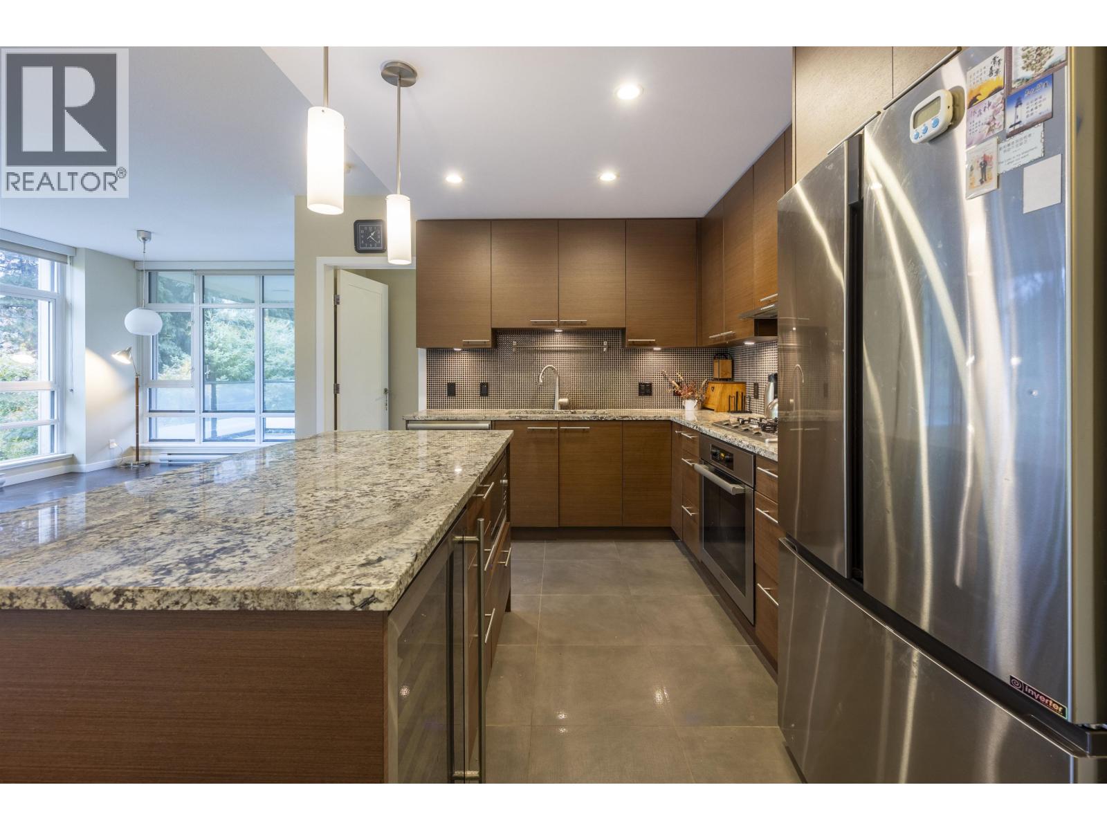 205 6168 Wilson Avenue, Burnaby, British Columbia  V5H 0B2 - Photo 4 - R3060071