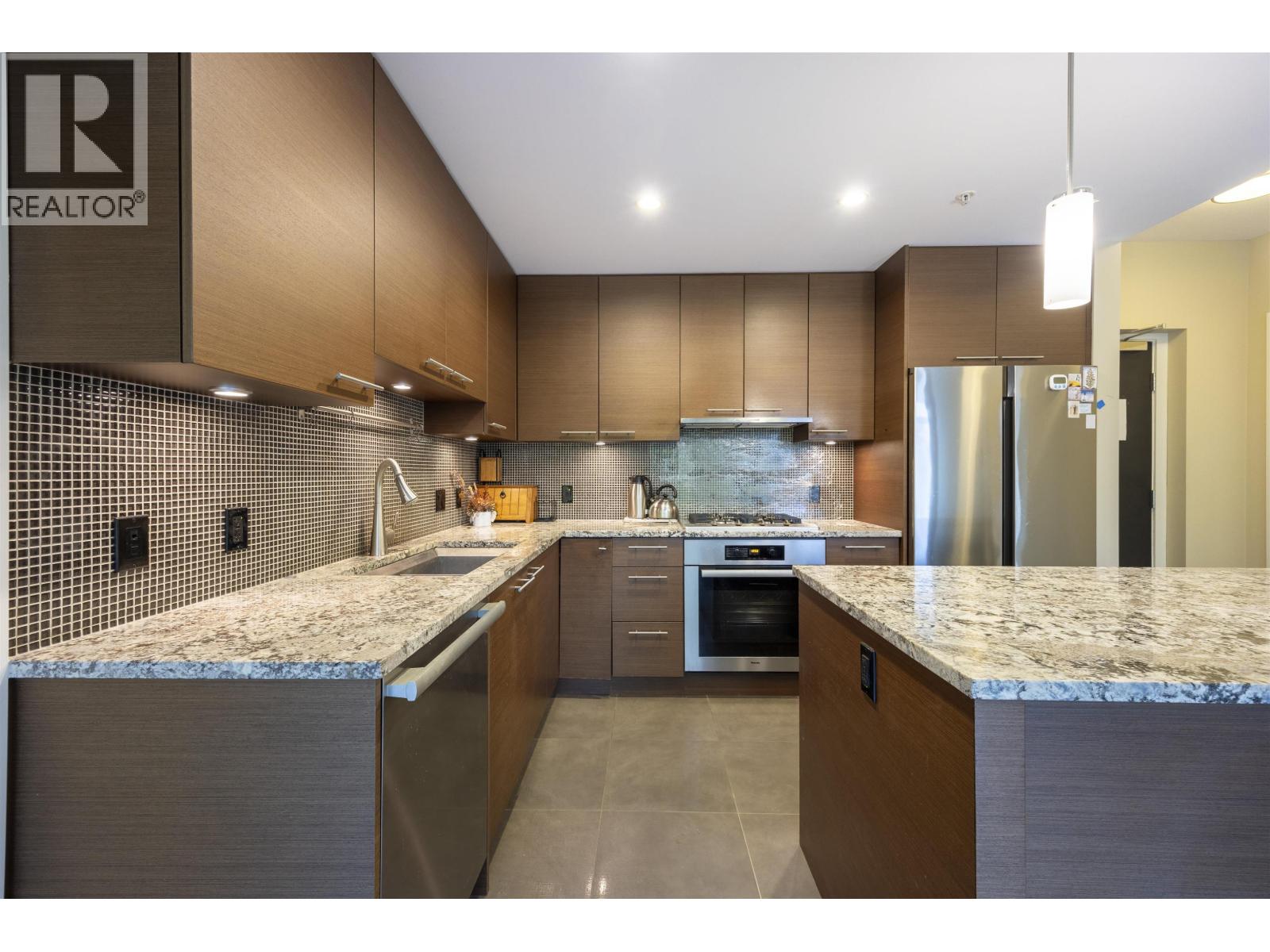 205 6168 Wilson Avenue, Burnaby, British Columbia  V5H 0B2 - Photo 7 - R3060071