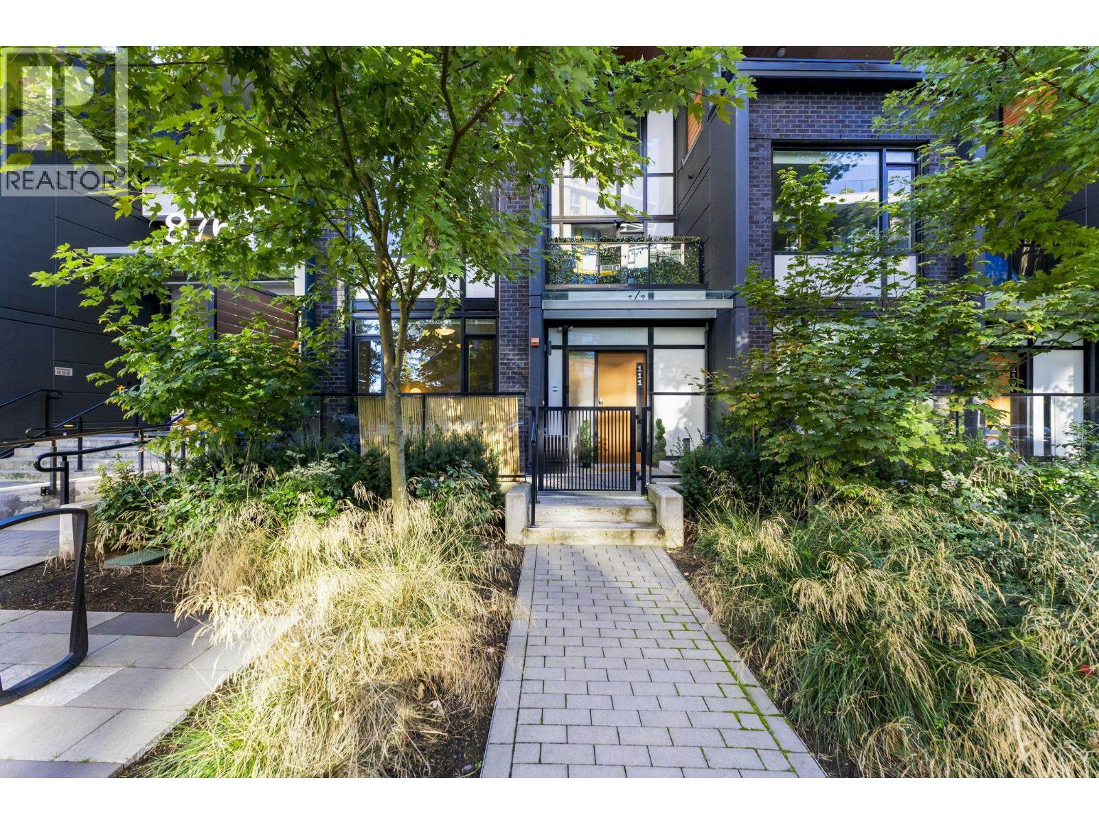111 8761 University Crescent, Burnaby, British Columbia  V5A 0G3 - Photo 3 - R3060031