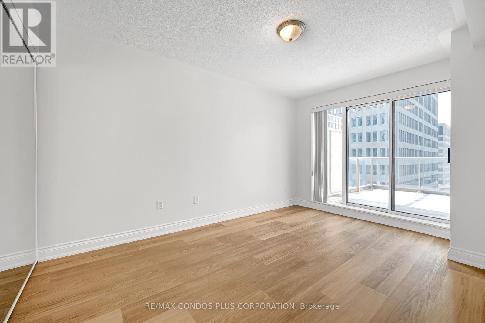 903 - 909 Bay Street, Toronto, Ontario  M5S 3G2 - Photo 14 - C12474093