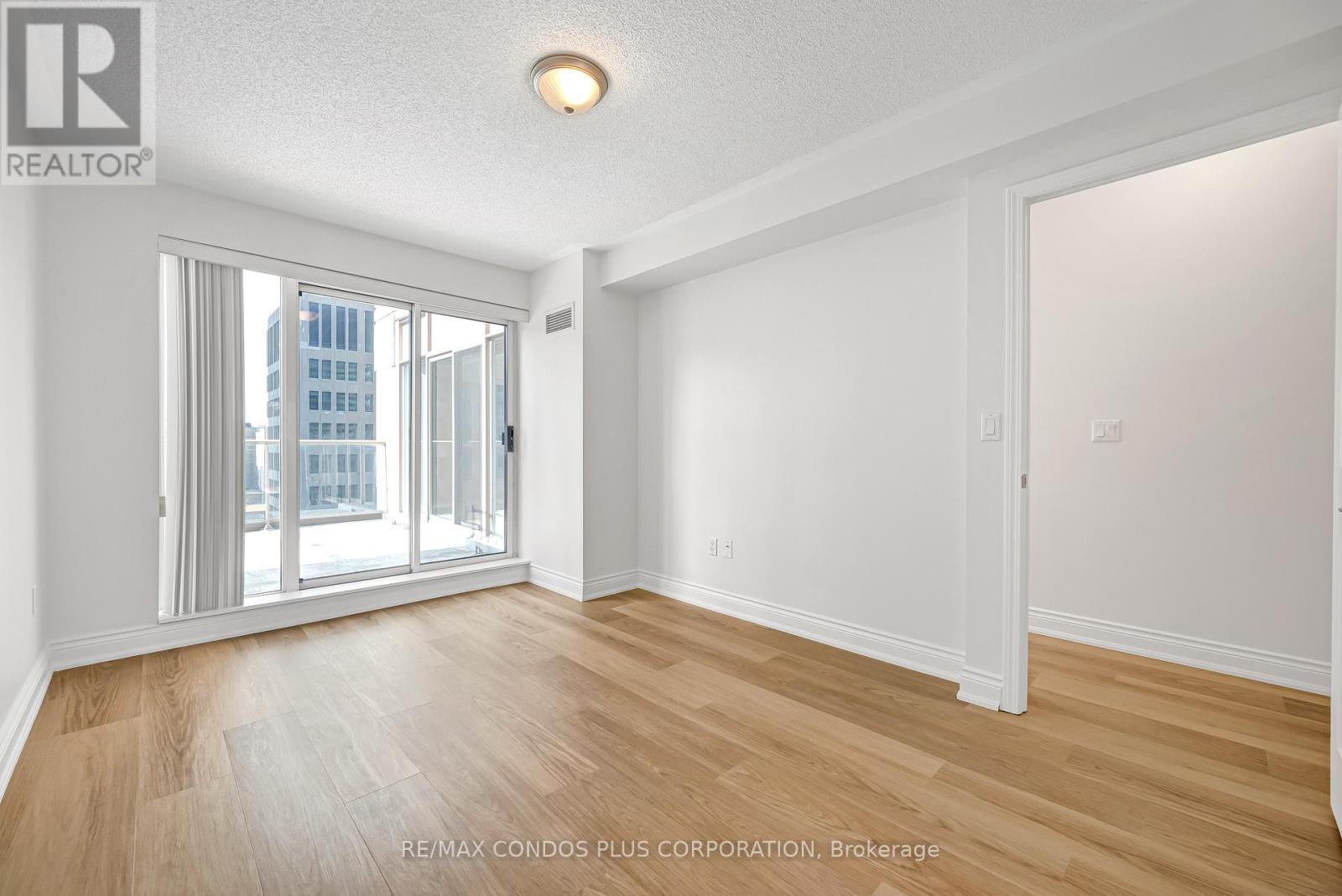 903 - 909 Bay Street, Toronto, Ontario  M5S 3G2 - Photo 16 - C12474093