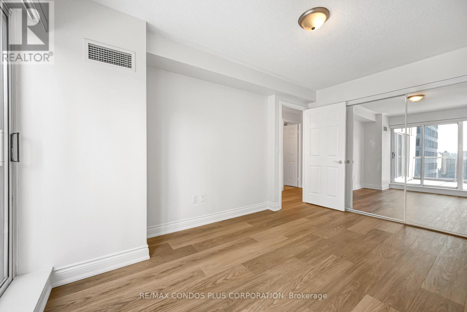 903 - 909 Bay Street, Toronto, Ontario  M5S 3G2 - Photo 13 - C12474093