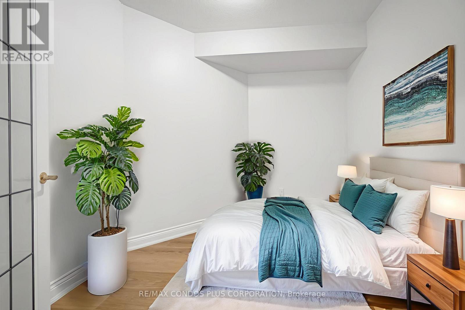 903 - 909 Bay Street, Toronto, Ontario  M5S 3G2 - Photo 19 - C12474093