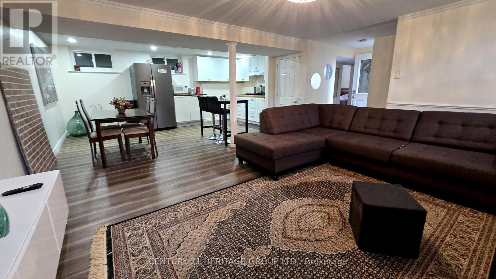 77 Aurora Heights Drive, Aurora, Ontario  L4G 2X1 - Photo 5 - N12434480