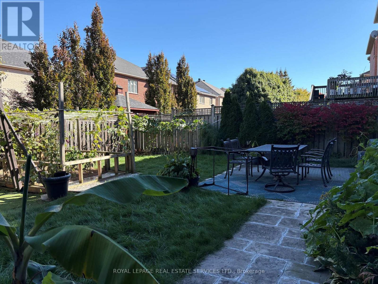2407 Taylorwood Drive, Oakville, Ontario  L6H 0C6 - Photo 5 - W12464939