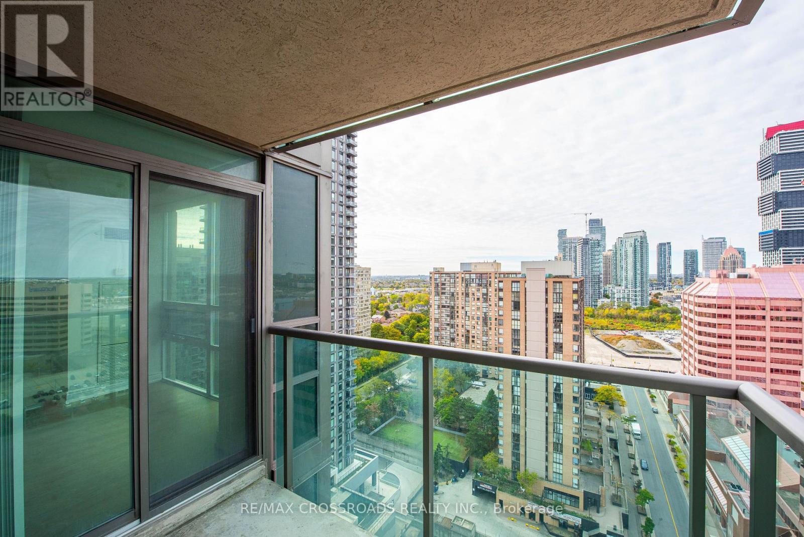 2708 - 208 Enfield Place, Mississauga, Ontario  L5B 0G8 - Photo 21 - W12460315