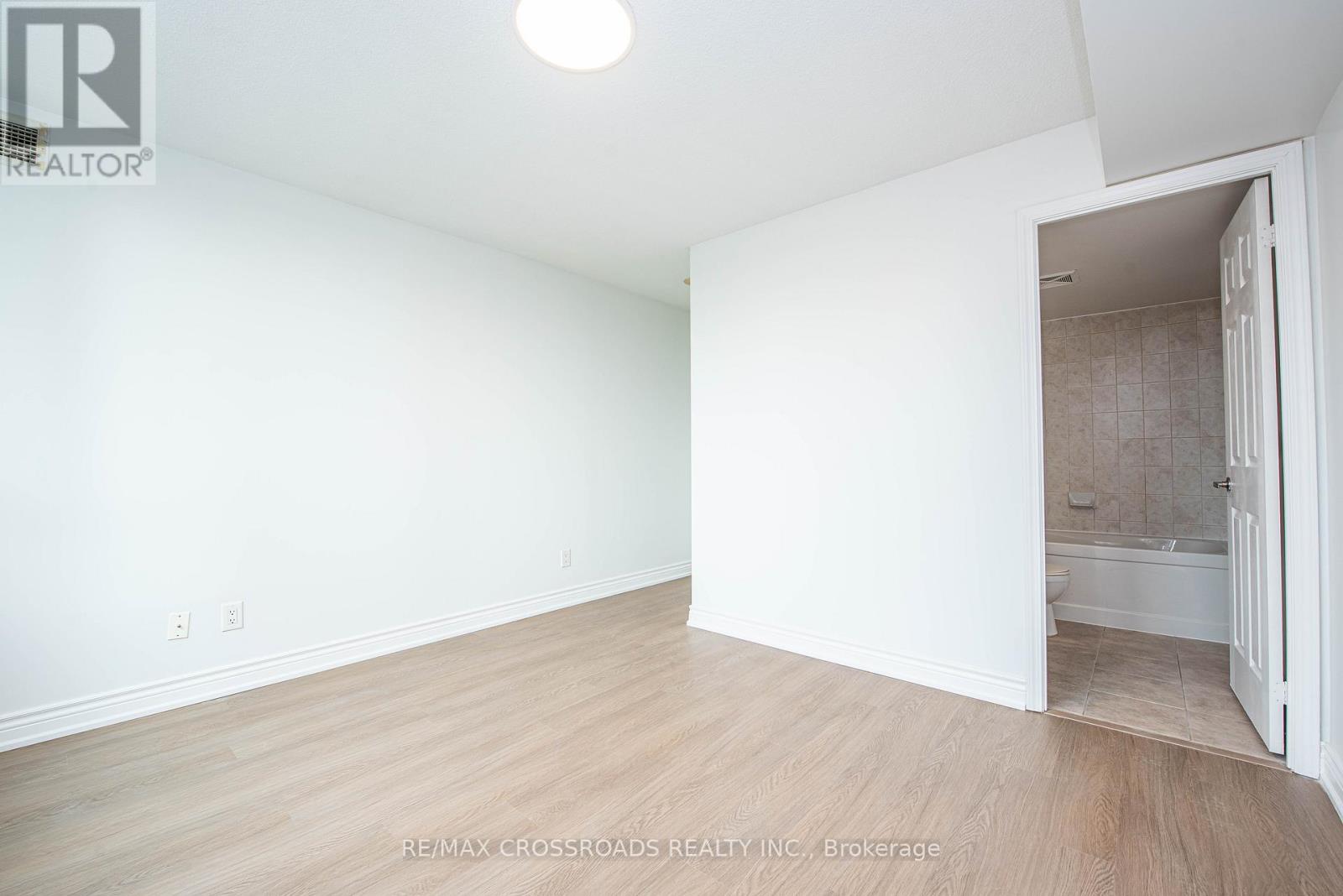 2708 - 208 Enfield Place, Mississauga, Ontario  L5B 0G8 - Photo 18 - W12460315