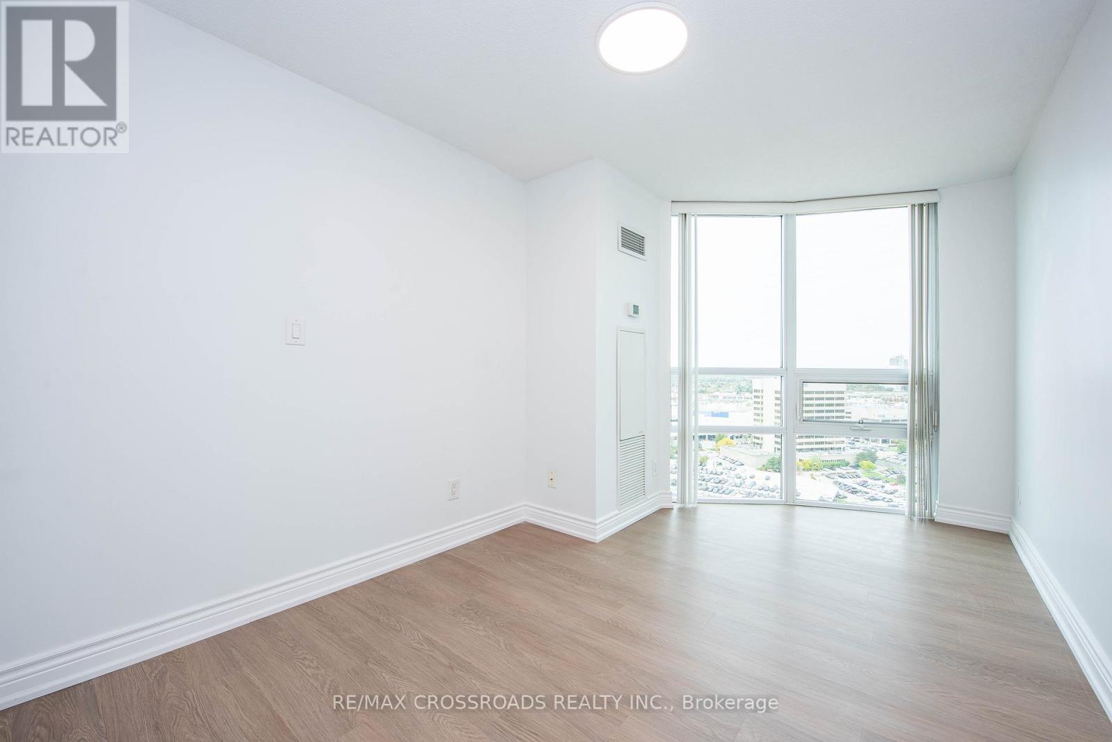 2708 - 208 Enfield Place, Mississauga, Ontario  L5B 0G8 - Photo 13 - W12460315