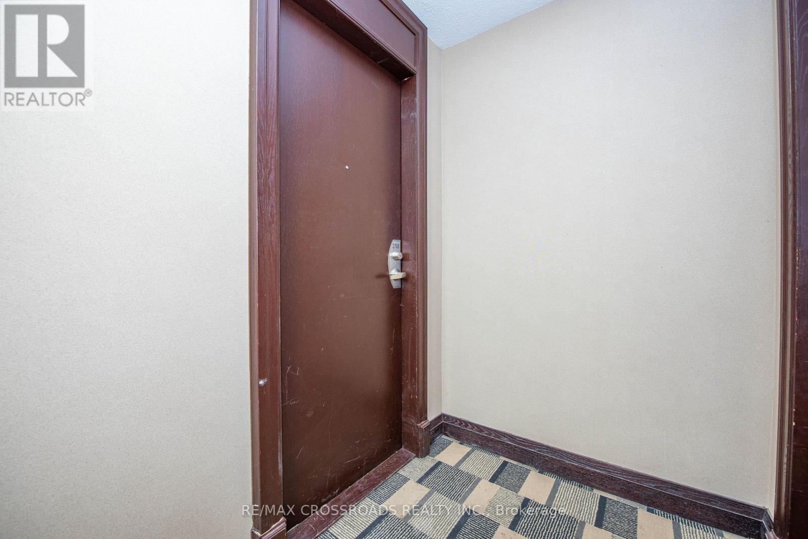 2708 - 208 Enfield Place, Mississauga, Ontario  L5B 0G8 - Photo 3 - W12460315