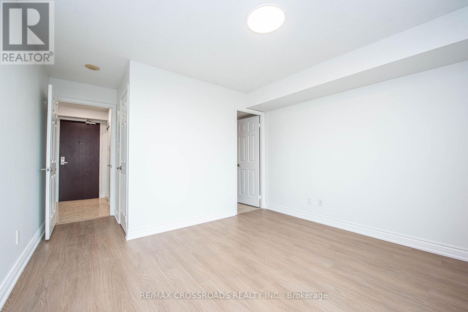 2708 - 208 Enfield Place, Mississauga, Ontario  L5B 0G8 - Photo 17 - W12460315