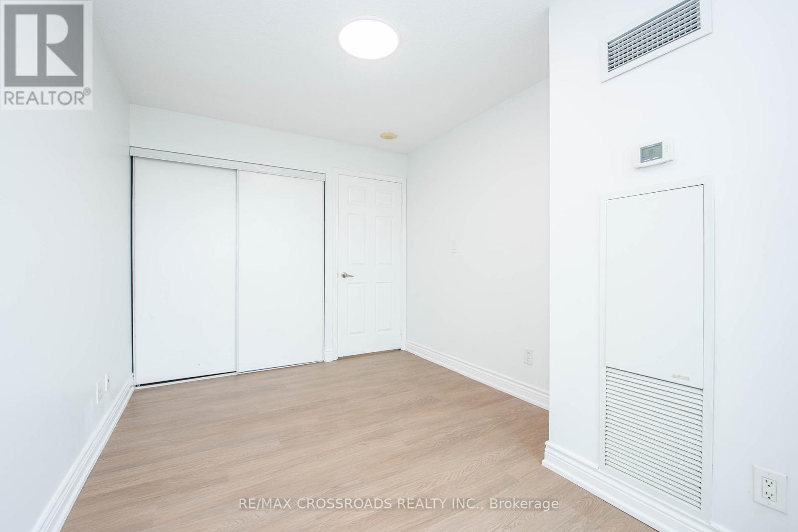 2708 - 208 Enfield Place, Mississauga, Ontario  L5B 0G8 - Photo 15 - W12460315