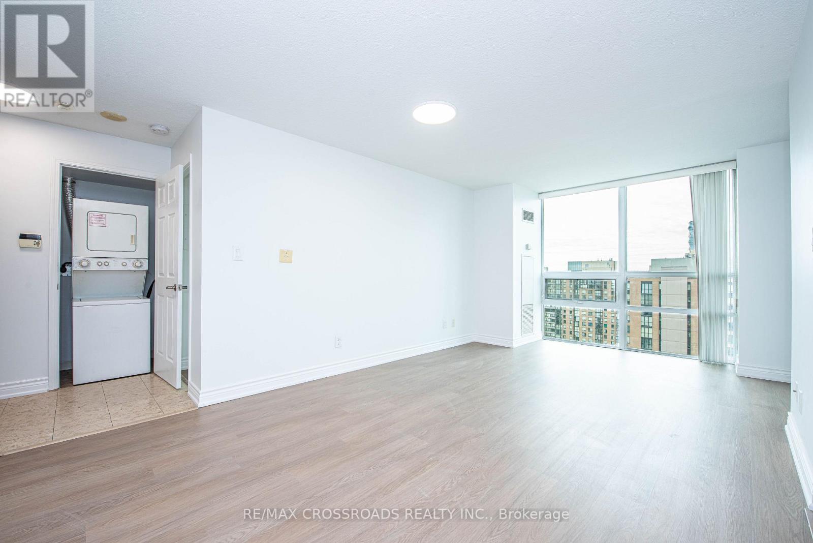 2708 - 208 Enfield Place, Mississauga, Ontario  L5B 0G8 - Photo 8 - W12460315