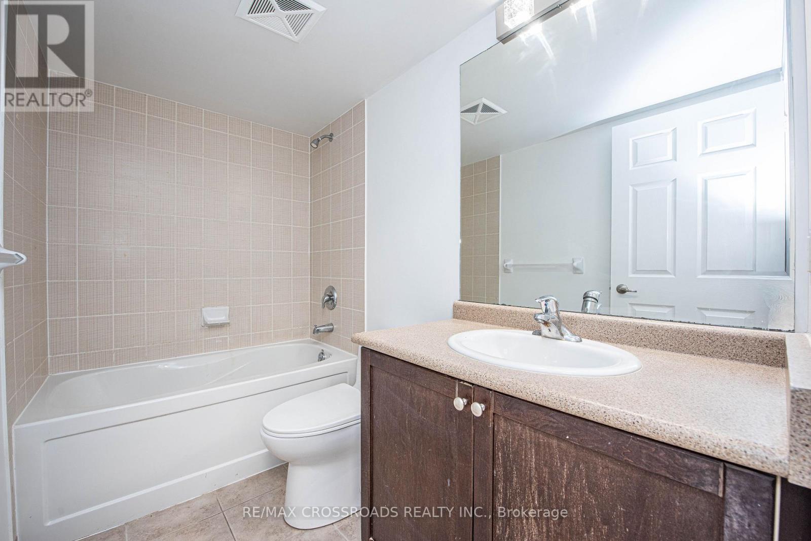 2708 - 208 Enfield Place, Mississauga, Ontario  L5B 0G8 - Photo 6 - W12460315