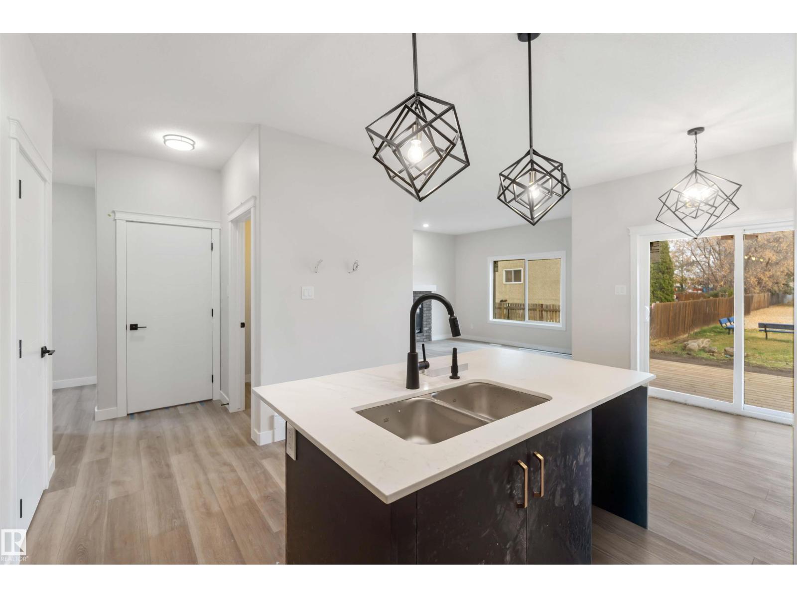4908 49 Av, Gibbons, Alberta  T0A 1N0 - Photo 12 - E4461364
