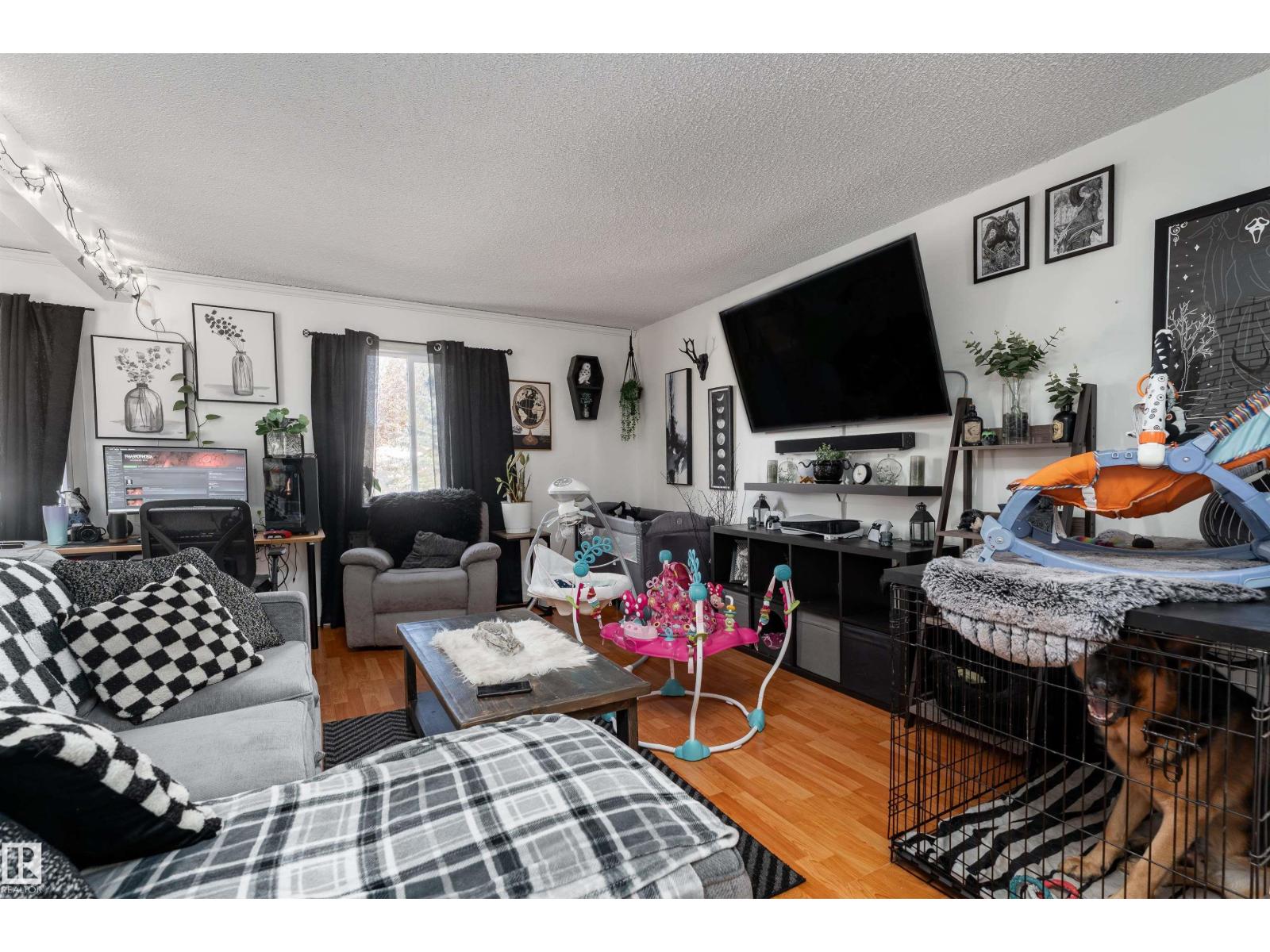 8207 169 St Nw, Edmonton, Alberta  T5R 2W4 - Photo 2 - E4462599