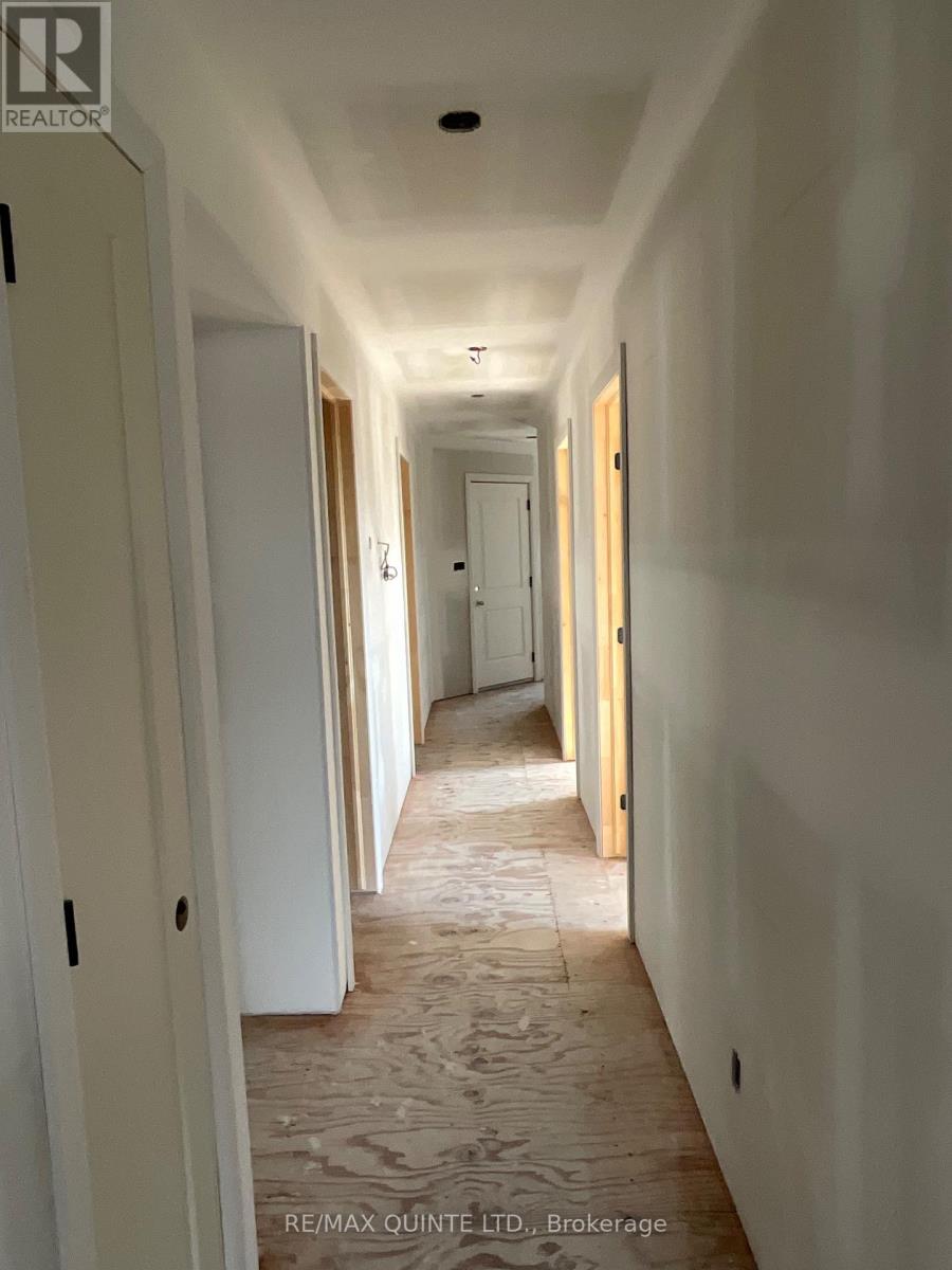 87 Hastings Park Drive, Belleville, Ontario  K8P 0J1 - Photo 14 - X12356617