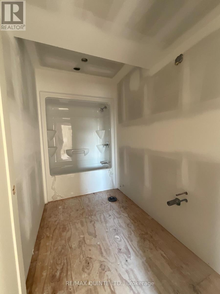 87 Hastings Park Drive, Belleville, Ontario  K8P 0J1 - Photo 7 - X12356617