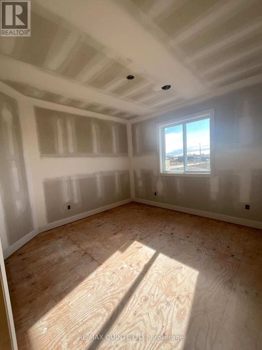 87 Hastings Park Drive, Belleville, Ontario  K8P 0J1 - Photo 5 - X12356617