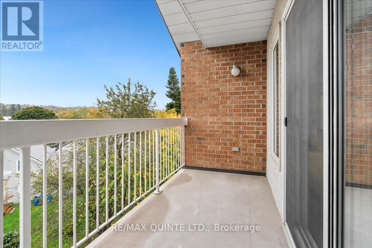 321 - 8 Talbot Street, Prince Edward County, Ontario K0K 2T0 - Photo 31 - X12473983