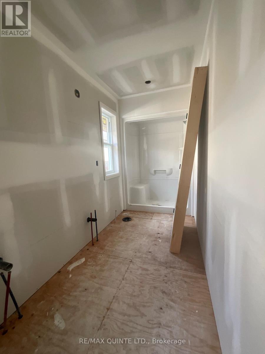 87 Hastings Park Drive, Belleville, Ontario  K8P 0J1 - Photo 9 - X12356617