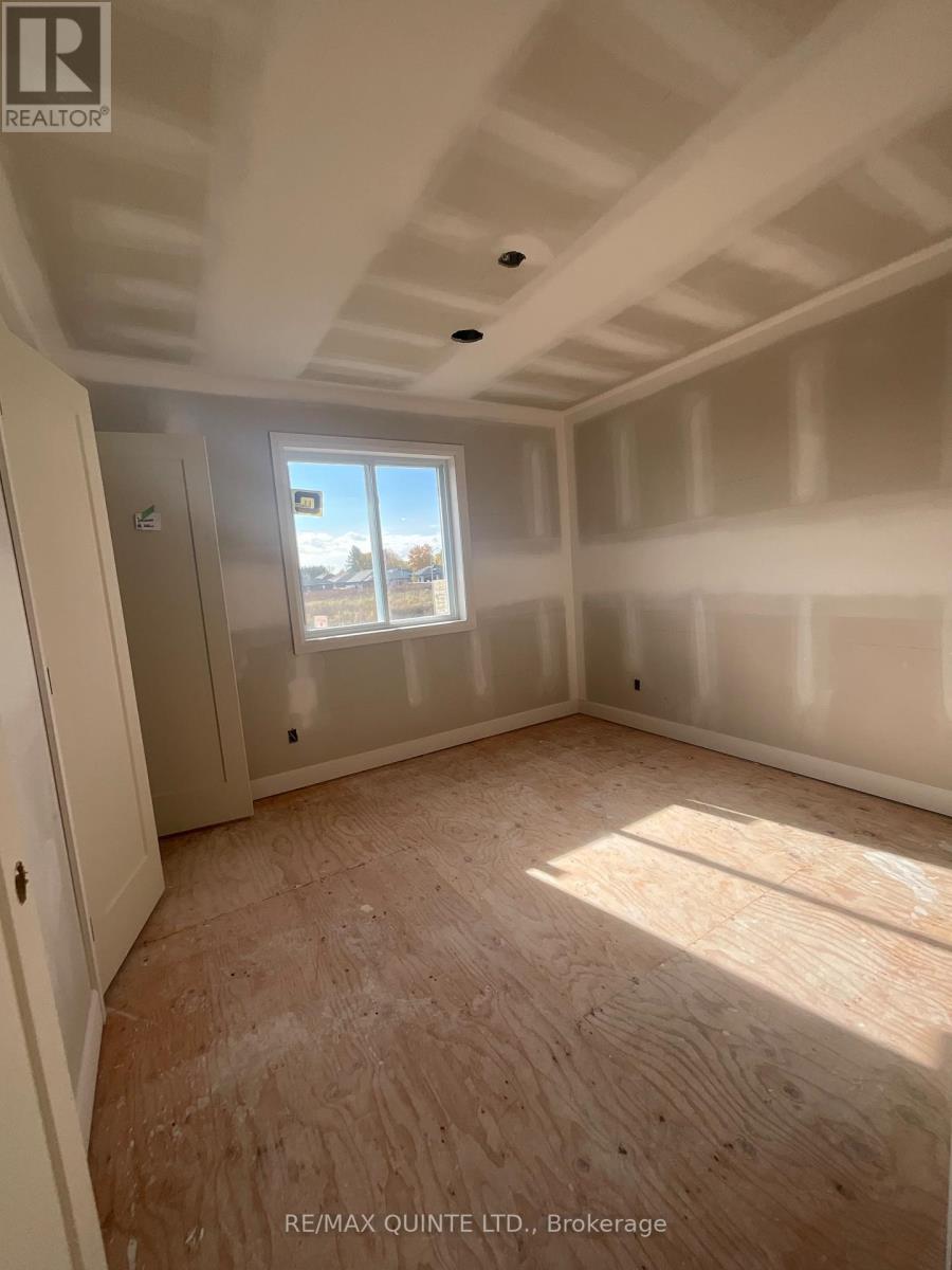 87 Hastings Park Drive, Belleville, Ontario  K8P 0J1 - Photo 6 - X12356617