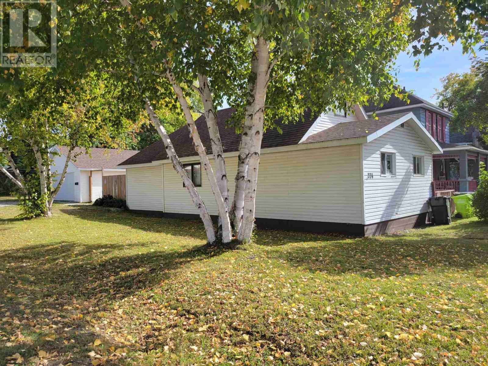 374 Bush St, Sault Ste. Marie, Ontario  P6C 3G9 - Photo 3 - SM252831