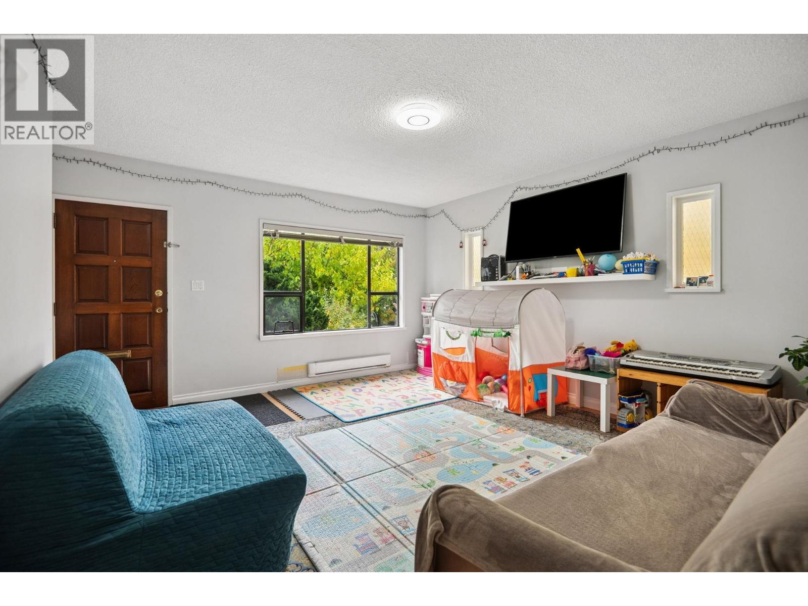 565 E 50th Avenue, Vancouver, British Columbia  V5X 1A9 - Photo 2 - R3059419