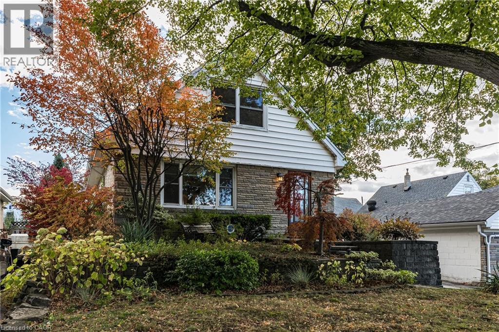 8 Sylvia Crescent, Hamilton, Ontario  L8K 2A9 - Photo 2 - 40780391