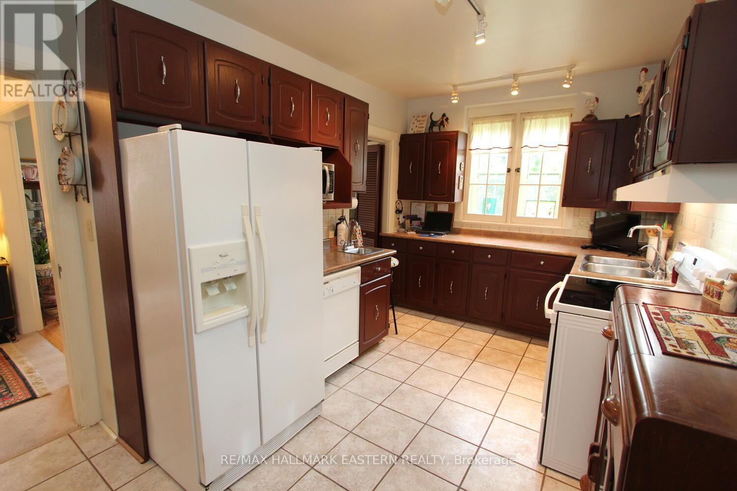 81 Second Street, Trent Hills, Ontario K0L 1L0 - Photo 8 - X12474265