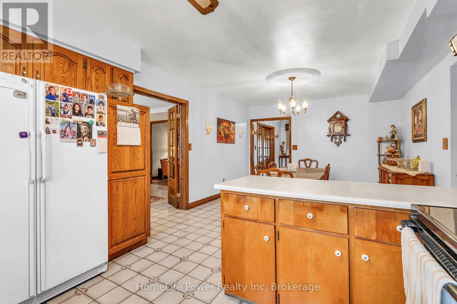 6 Leckie Avenue, Hamilton, Ontario  L8J 2S7 - Photo 18 - X12474183