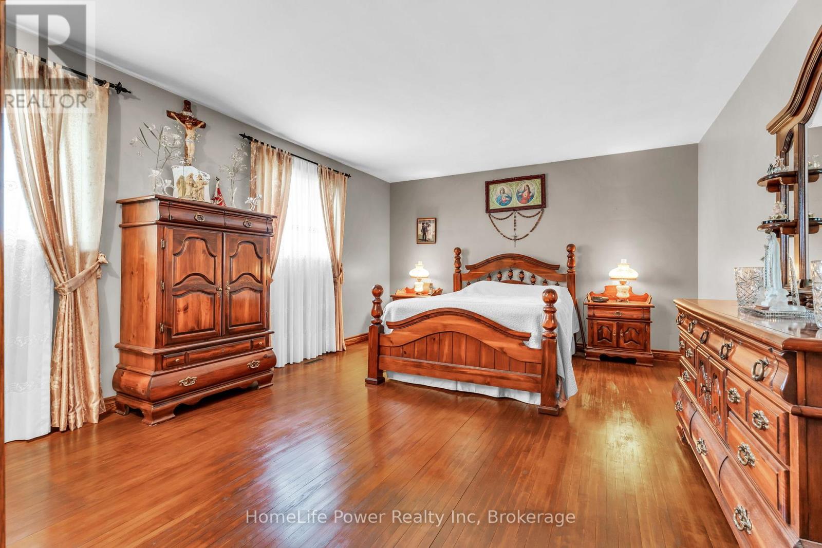 6 Leckie Avenue, Hamilton, Ontario  L8J 2S7 - Photo 28 - X12474183