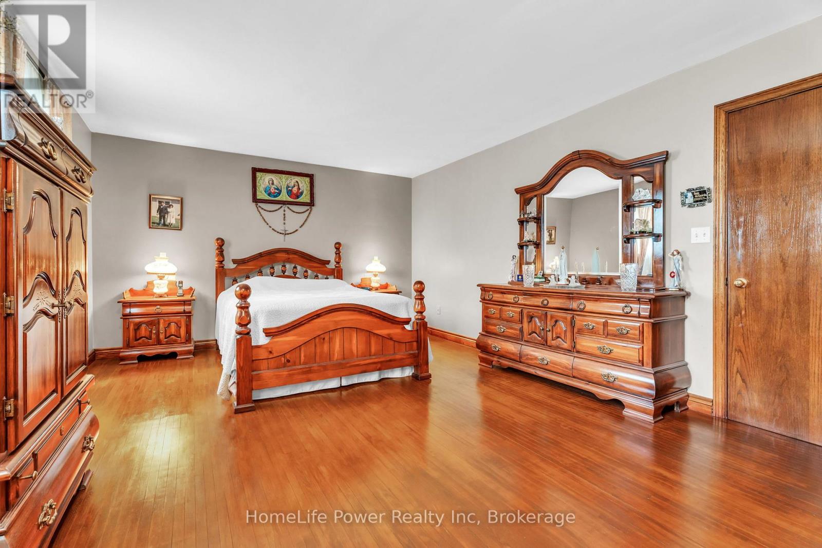 6 Leckie Avenue, Hamilton, Ontario  L8J 2S7 - Photo 29 - X12474183