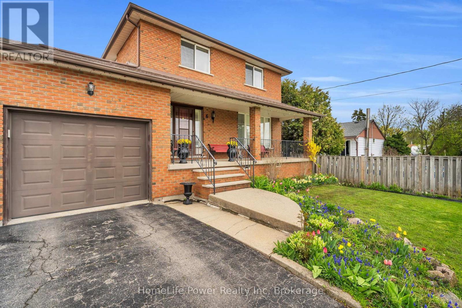 6 Leckie Avenue, Hamilton, Ontario  L8J 2S7 - Photo 3 - X12474183