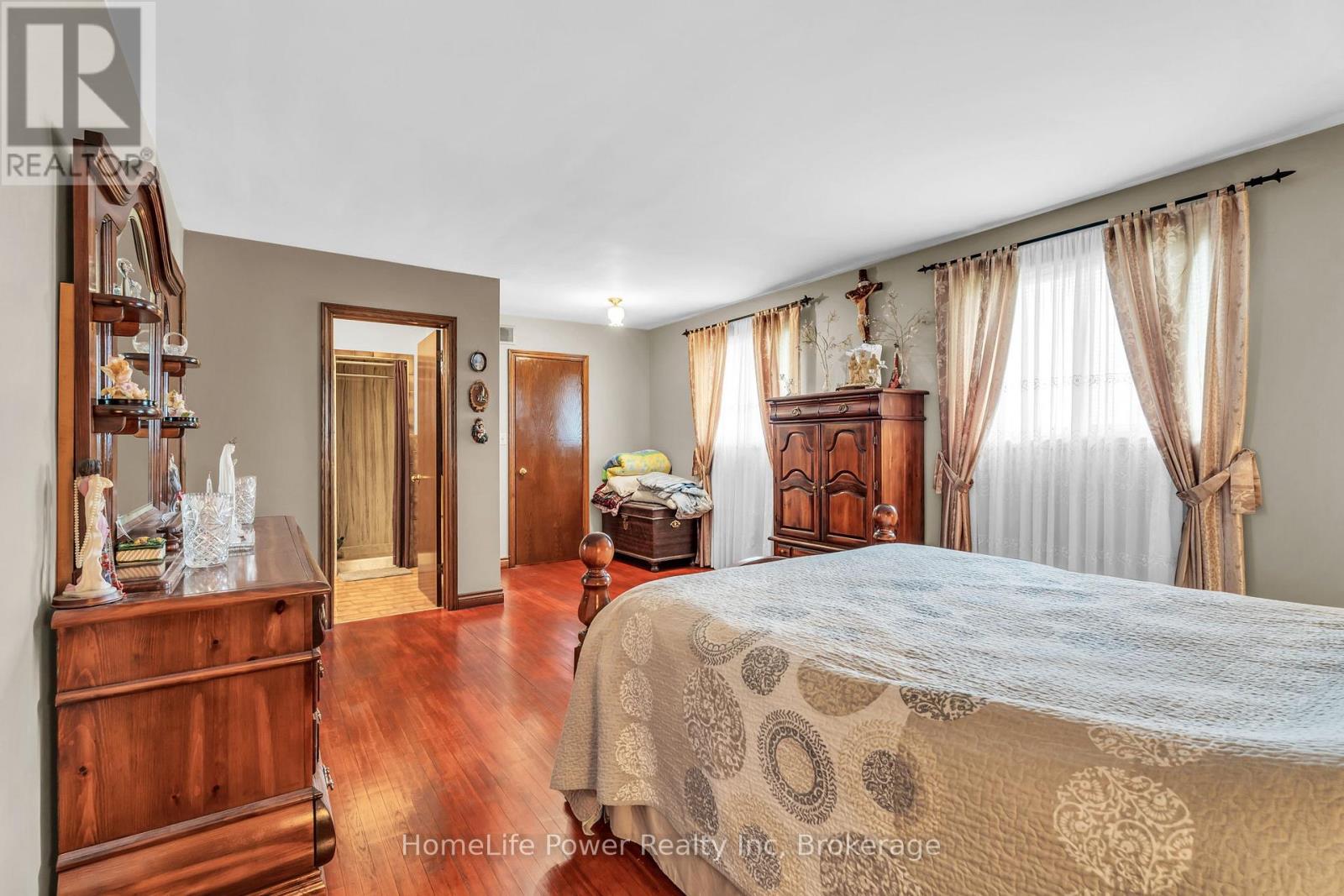 6 Leckie Avenue, Hamilton, Ontario  L8J 2S7 - Photo 30 - X12474183