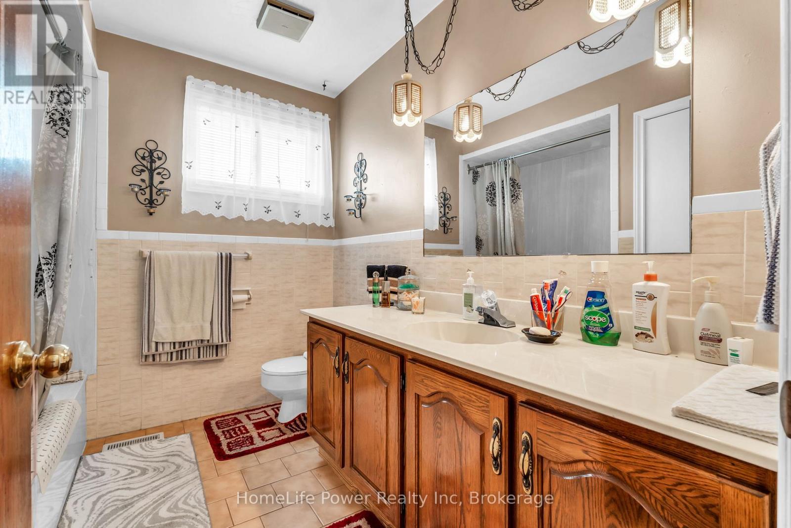 6 Leckie Avenue, Hamilton, Ontario  L8J 2S7 - Photo 36 - X12474183