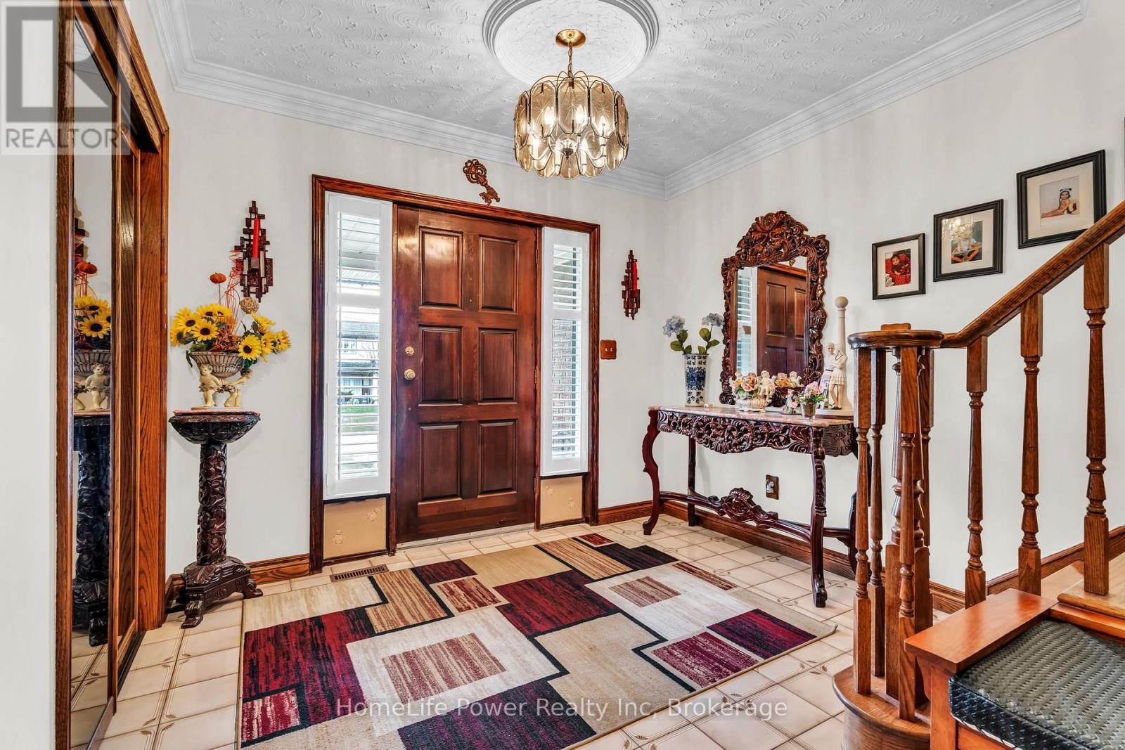 6 Leckie Avenue, Hamilton, Ontario  L8J 2S7 - Photo 6 - X12474183