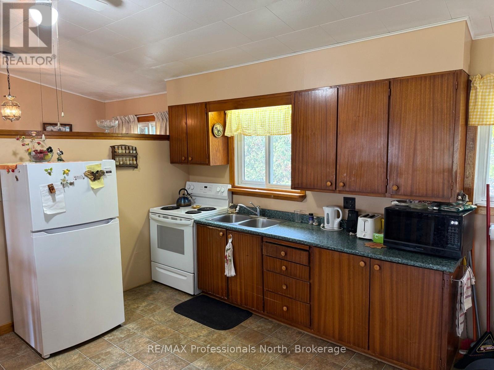 21 George Street, Dysart Et Al, Ontario  K0M 1S0 - Photo 11 - X12474239