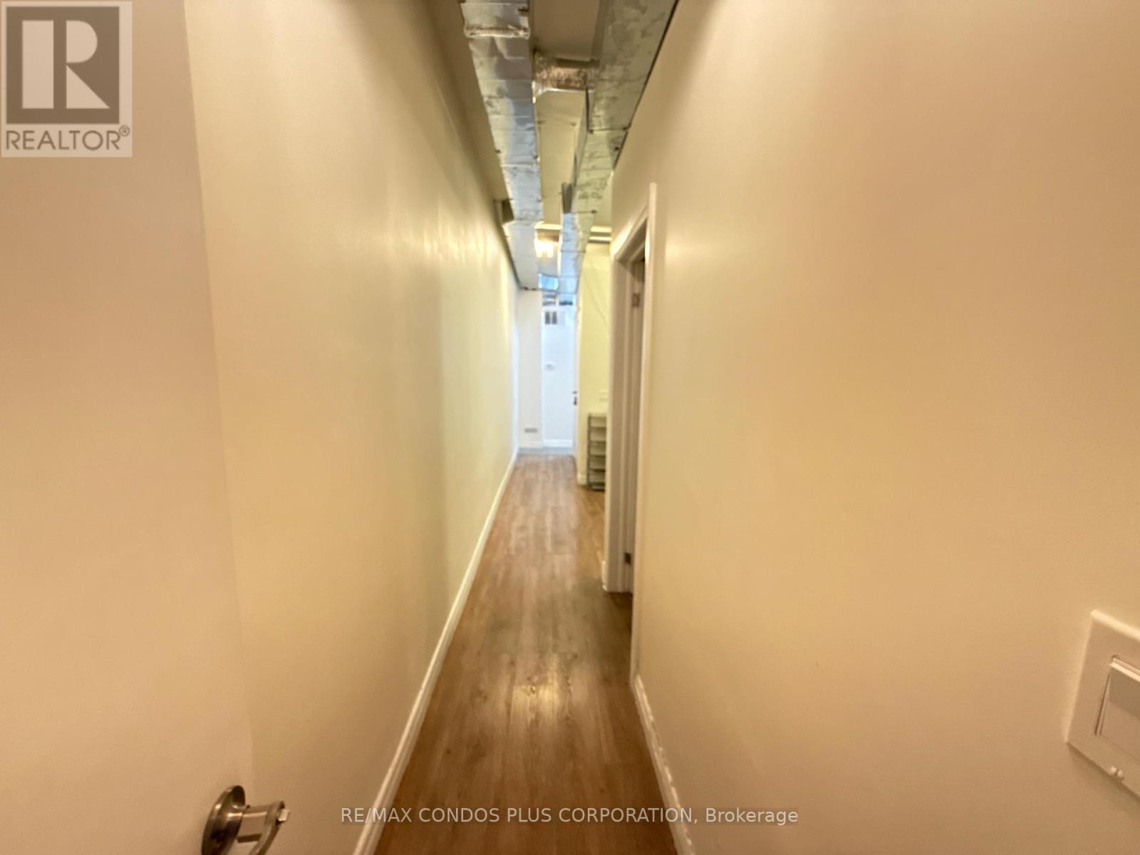 3 - 567 Yonge Street, Toronto, Ontario  M4Y 1Z2 - Photo 10 - C12474143